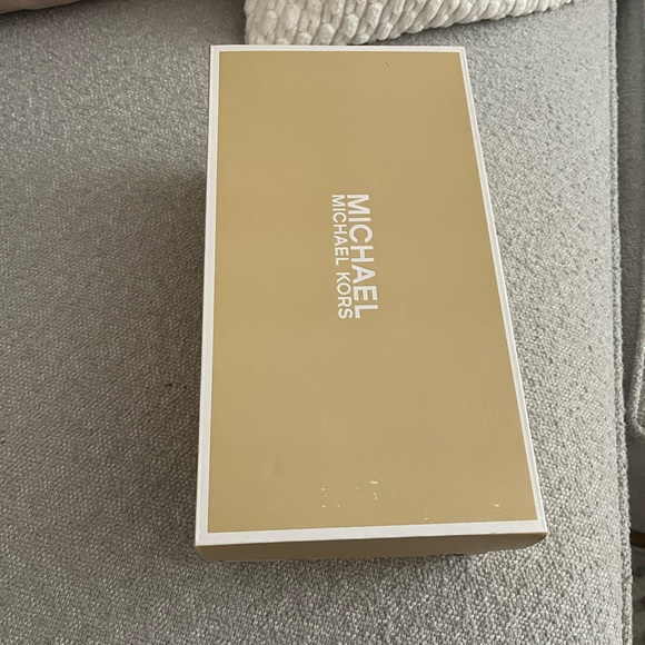 Michael Kors Josie Mule Cream Size 8 - Picture 2 of 7